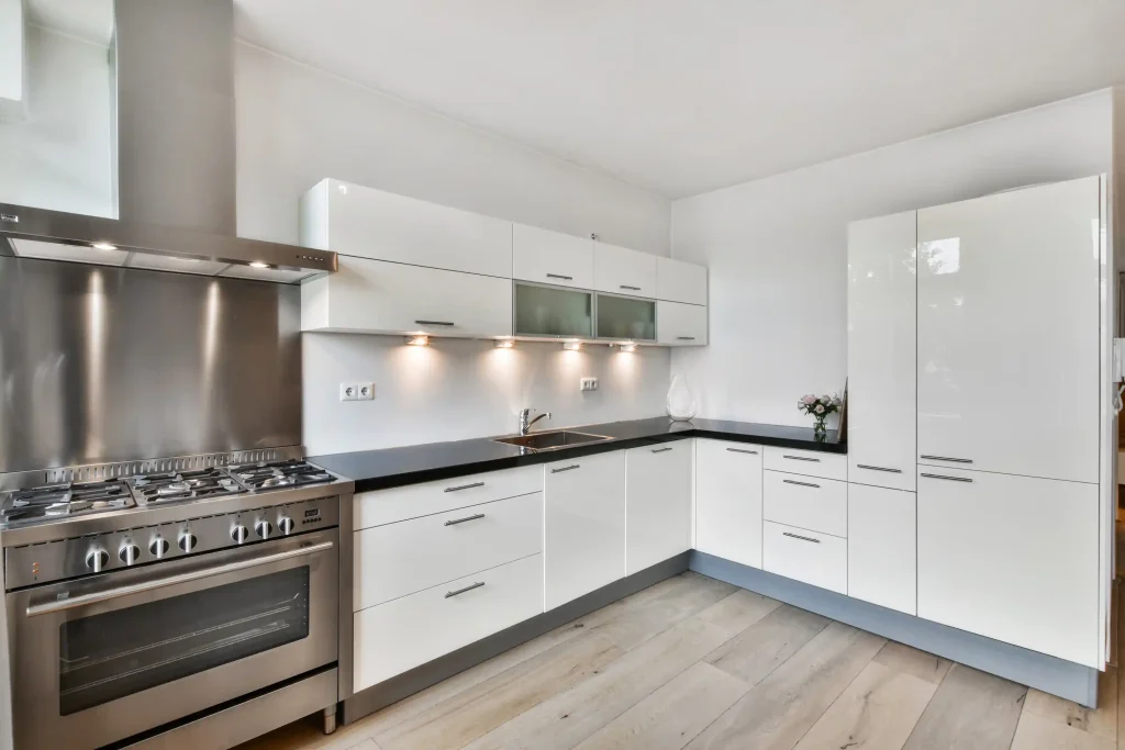 What Affects the Cost of New Kitchen Cabinets