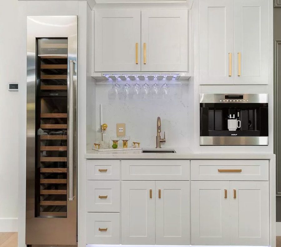 Shaker Style White Kitchen Cabinets in Orland Park, Illinois